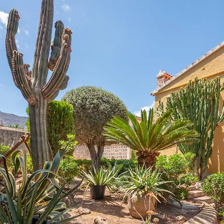 With Private Pool And Tennis Court 150 Metres From The Sea-villa El Olivo Willa Denia