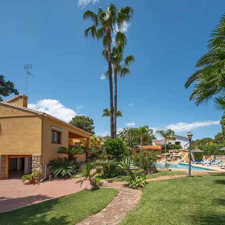 Βίλα With Private Pool And Tennis Court 150 Metres From The Sea-villa El Olivo *