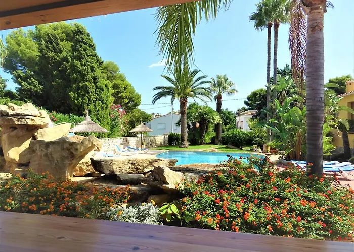 With Private Pool And Tennis Court 150 Metres From The Sea-villa El Olivo