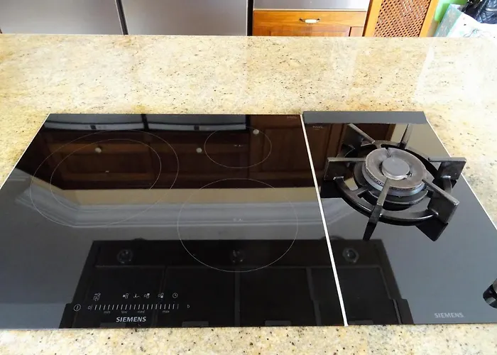 With Private Pool And Tennis Court 150 Metres From The Sea-villa El Olivo *