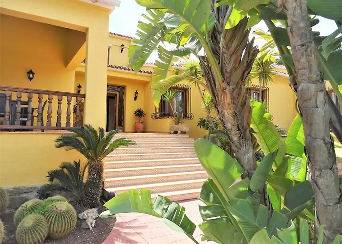 With Private Pool And Tennis Court 150 Metres From The Sea-villa El Olivo Denia