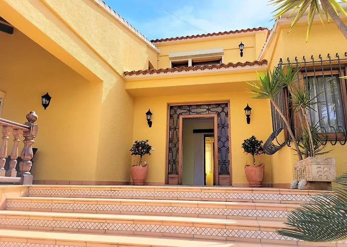 Willa With Private Pool And Tennis Court 150 Metres From The Sea-villa El Olivo