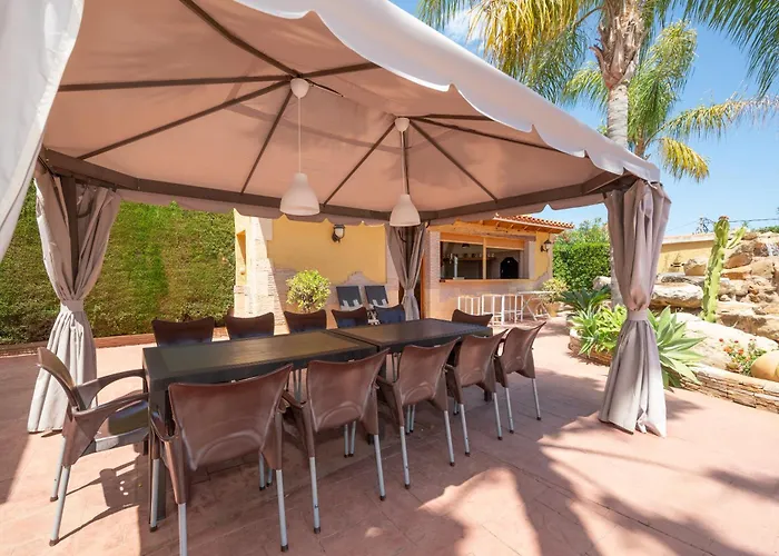 With Private Pool And Tennis Court 150 Metres From The Sea-villa El Olivo * デニア