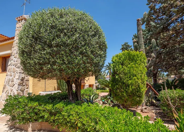 With Private Pool And Tennis Court 150 Metres From The Sea-villa El Olivo ヴィラ