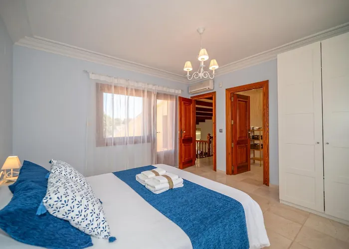 With Private Pool And Tennis Court 150 Metres From The Sea-villa El Olivo Denia