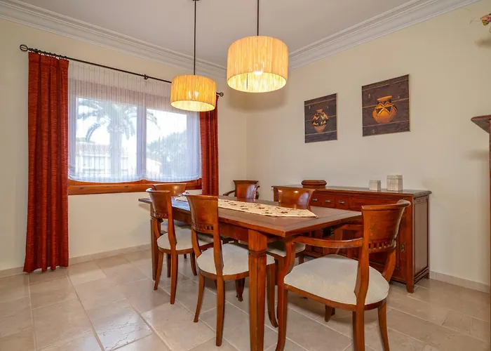 ヴィラ With Private Pool And Tennis Court 150 Metres From The Sea-villa El Olivo