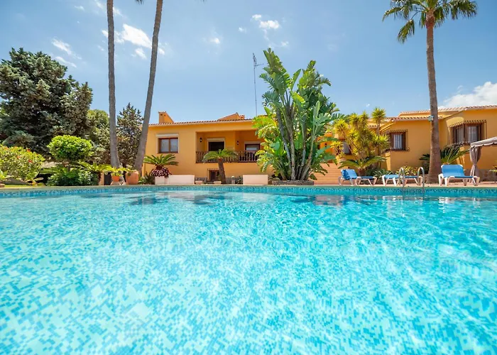 With Private Pool And Tennis Court 150 Metres From The Sea-villa El Olivo *