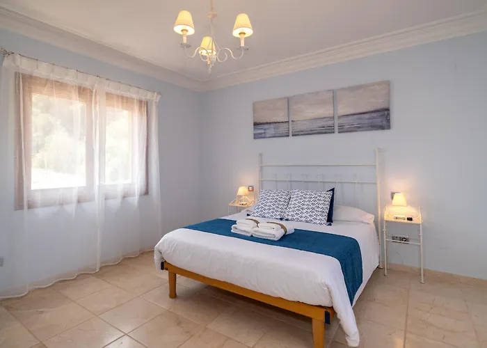 With Private Pool And Tennis Court 150 Metres From The Sea-villa El Olivo ヴィラ