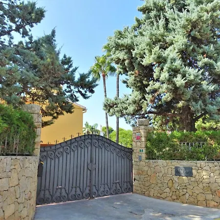With Private Pool And Tennis Court 150 Metres From The Sea-villa El Olivo
