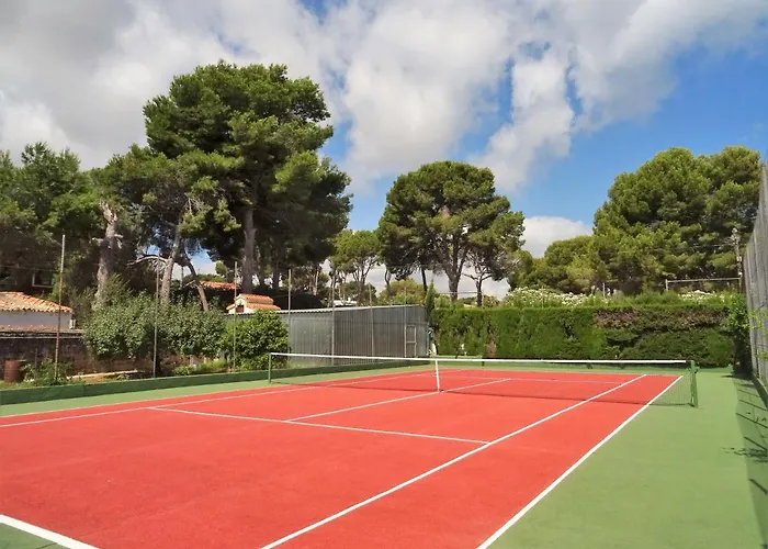 Villa With Private Pool And Tennis Court 150 Metres From The Sea-villa El Olivo