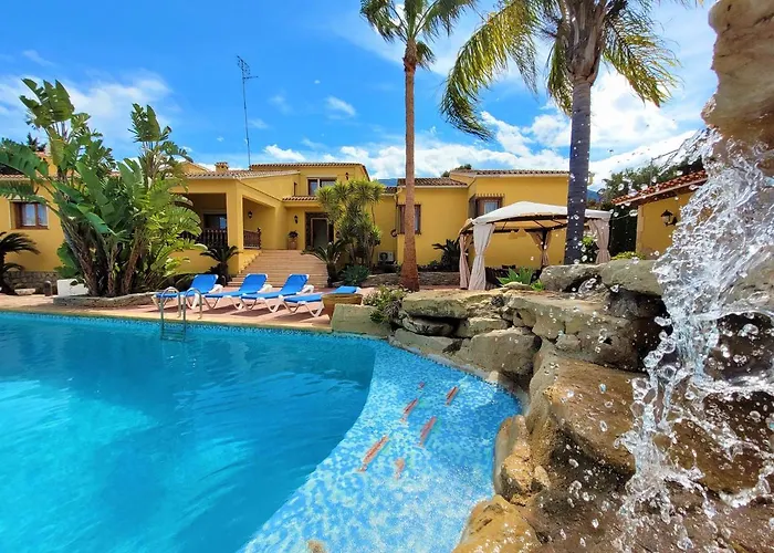 With Private Pool And Tennis Court 150 Metres From The Sea-villa El Olivo *