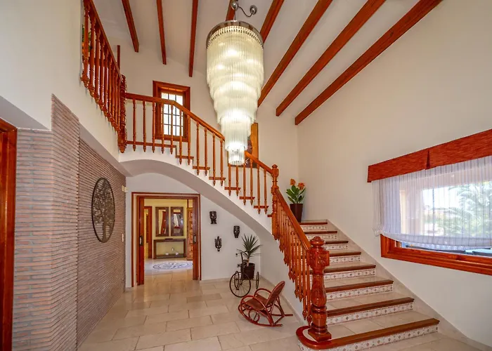 With Private Pool And Tennis Court 150 Metres From The Sea-villa El Olivo